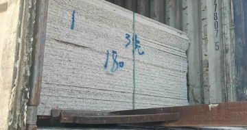 铜川 芝麻白花岗岩石材3.0公分光面毛板装柜出货