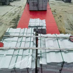 铜川 芝麻白仿形加直形路沿石出货日常