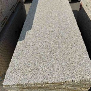 铜川 黄金麻花岗岩荔枝面毛板，半成品