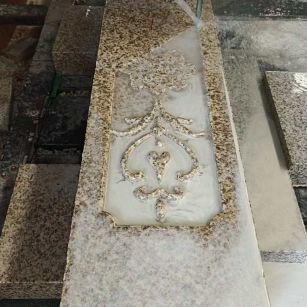 铜川 黄金麻花岗岩异形加工雕刻栏杆大柱