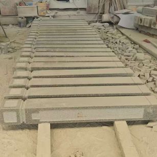 铜川 芝麻白异形加工雕刻-栏杆大柱，方柱