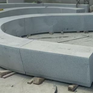 铜川 芝麻白花岗岩光面弧形坐凳