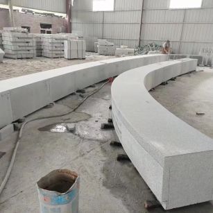 铜川芝麻白花岗岩石板材 园林光面弧形坐凳