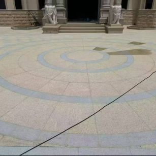 铜川 黄金麻芝麻灰花岗岩石材地铺拼接效果