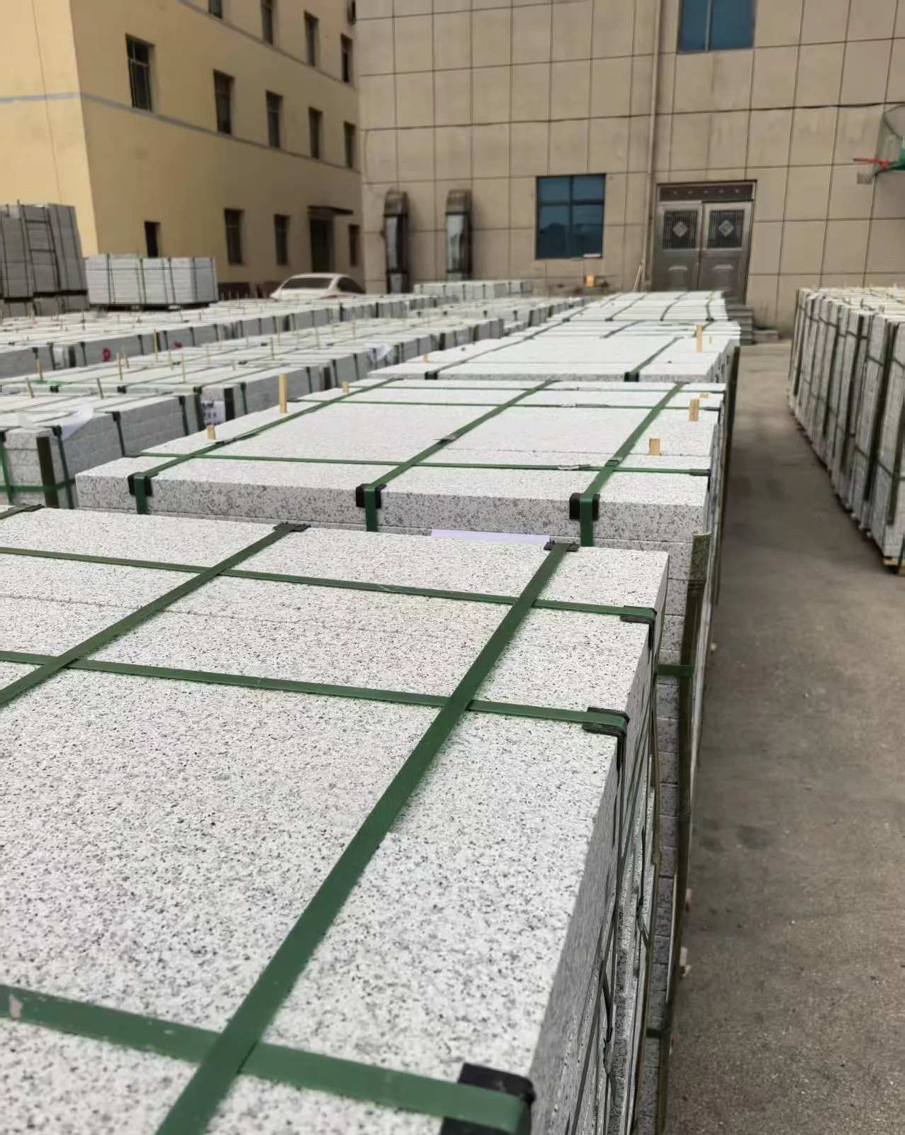 铜川 白麻花岗岩5.0公分荔枝面地铺石