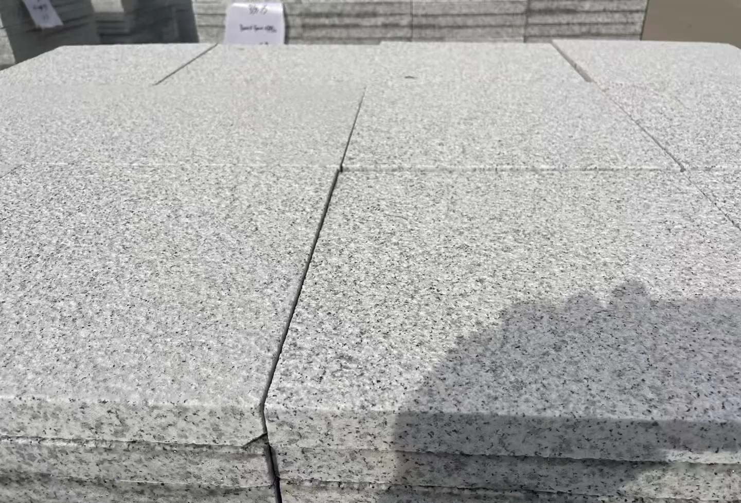 铜川 白麻花岗岩石材推荐 荔枝面地铺石