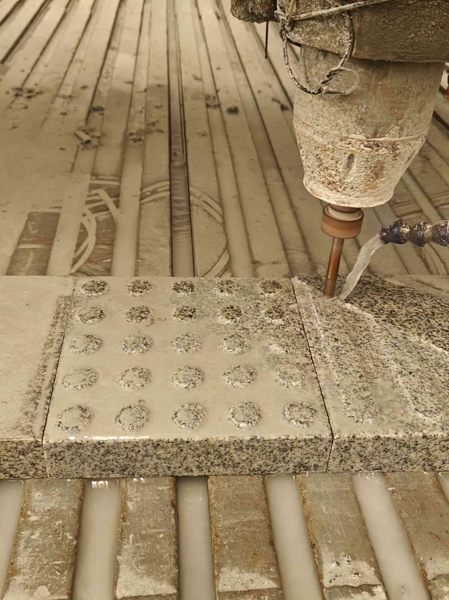 铜川 芝麻白花岗岩石材盲人石、盲道石、盲点石