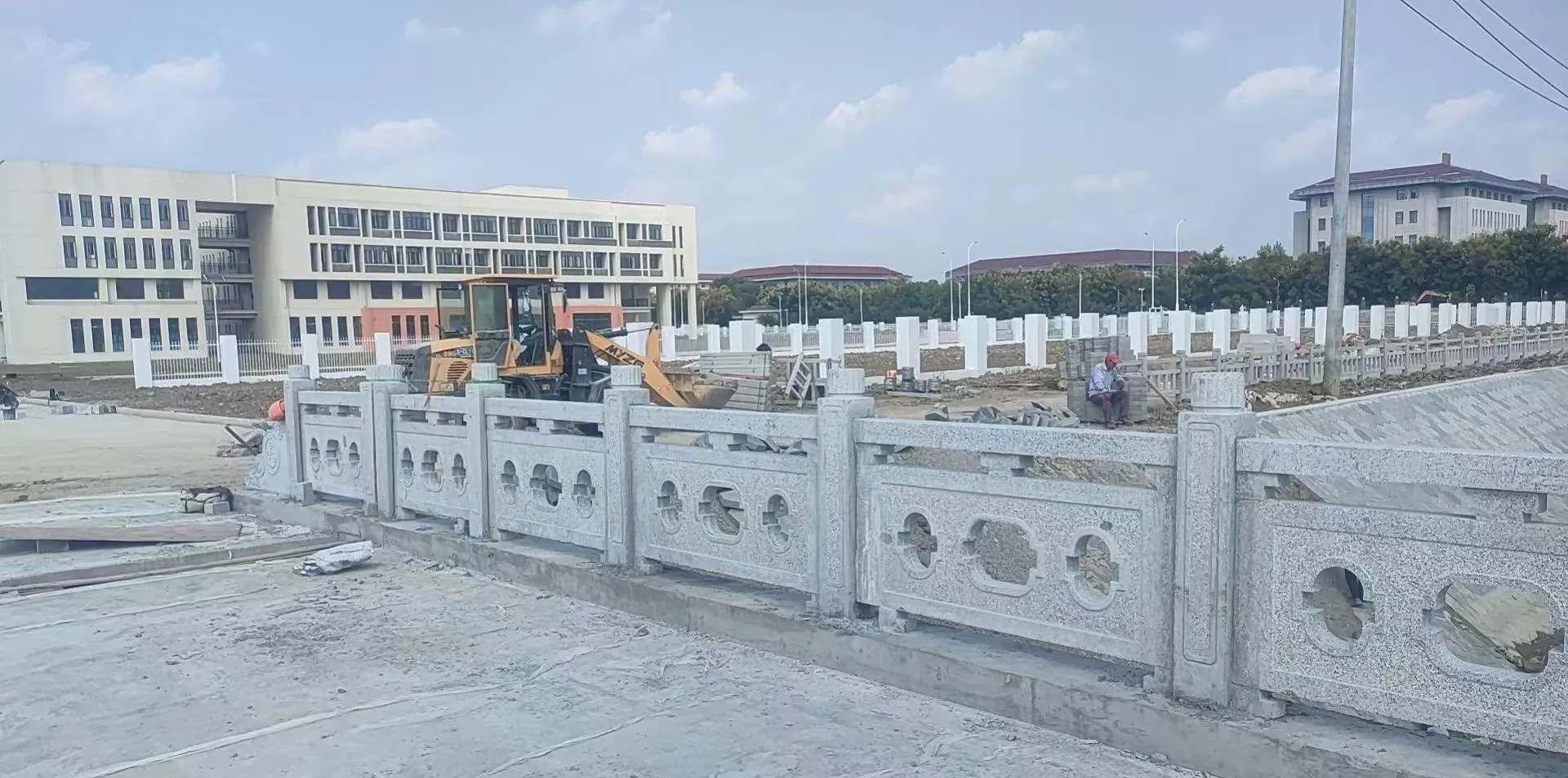 铜川 白麻花岗岩荔枝面河道栏杆