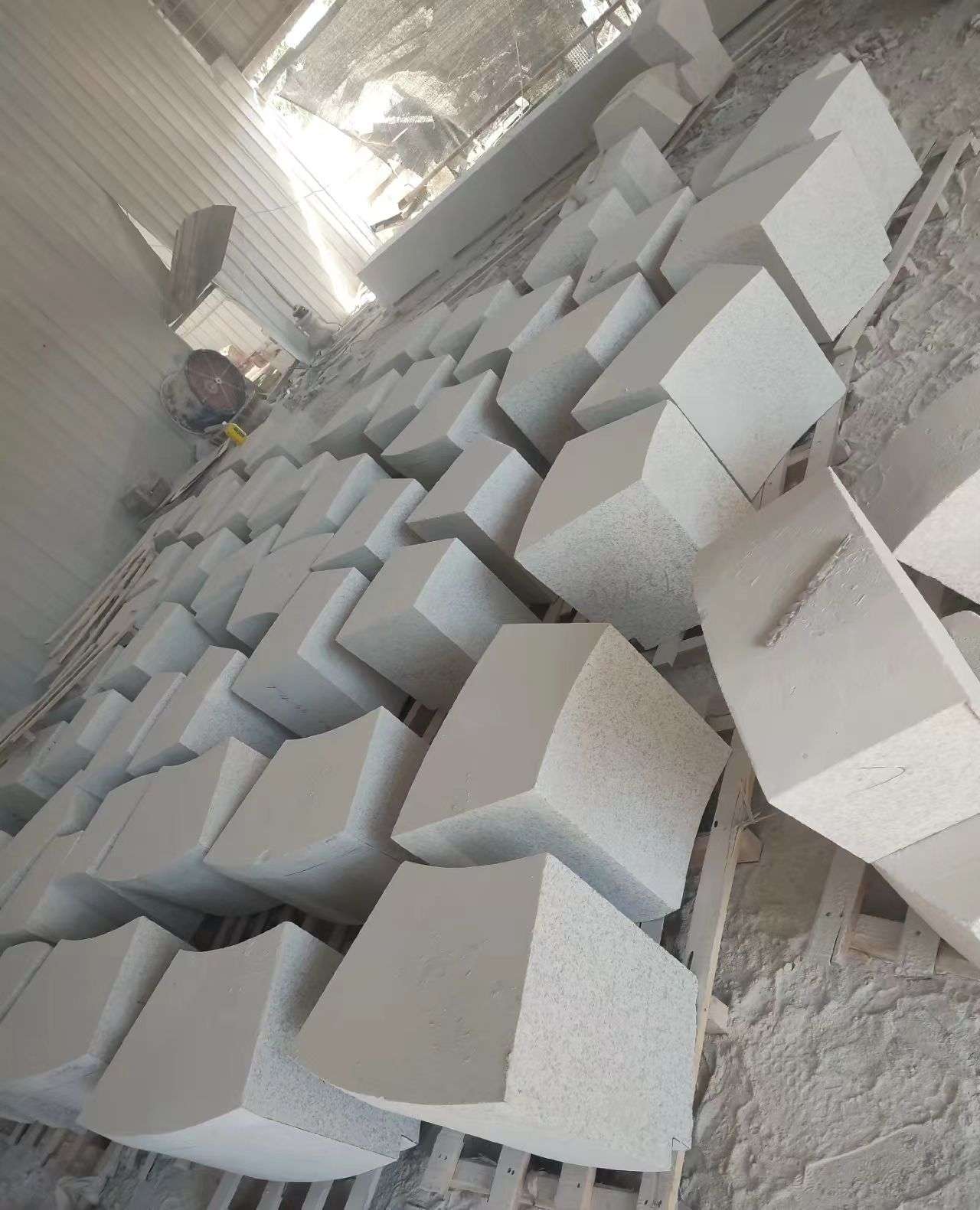 铜川 白麻花岗岩异形坐凳