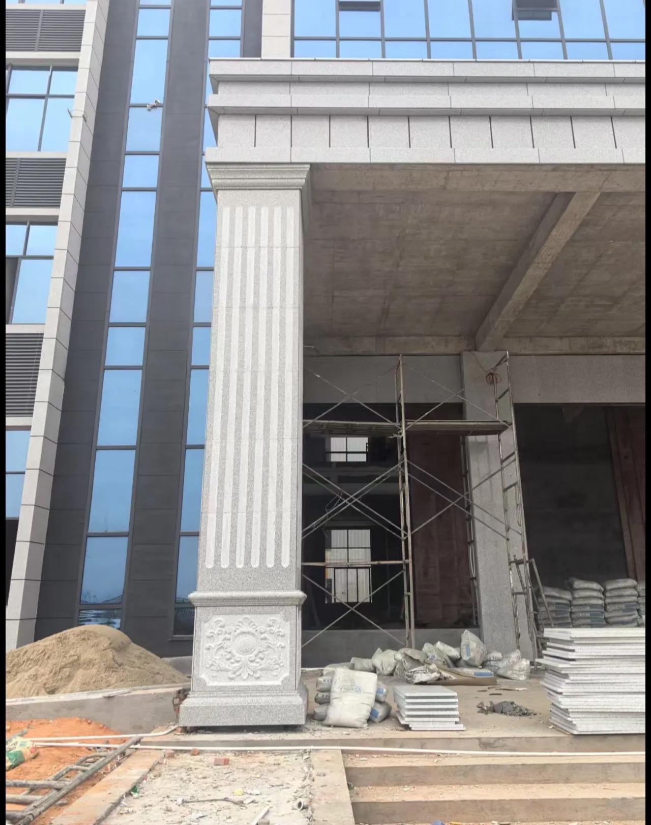 铜川 芝麻白光面花岗岩门楼大柱（罗马柱）配雕花底座