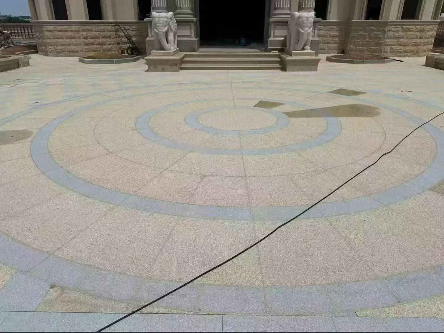 铜川 黄金麻芝麻灰花岗岩石材地铺拼接效果