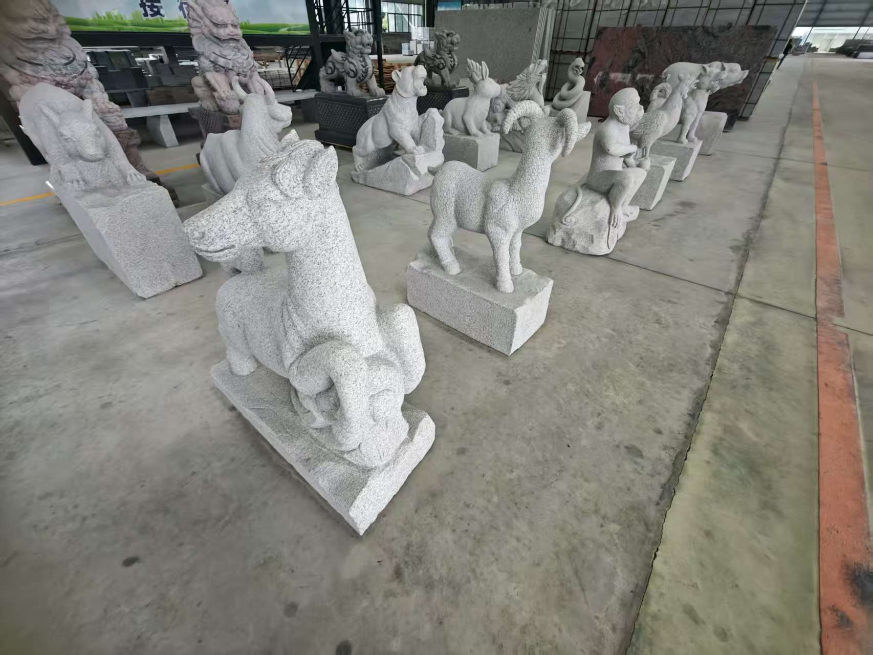 铜川 芝麻白花岗岩造型立体雕刻——十二生肖