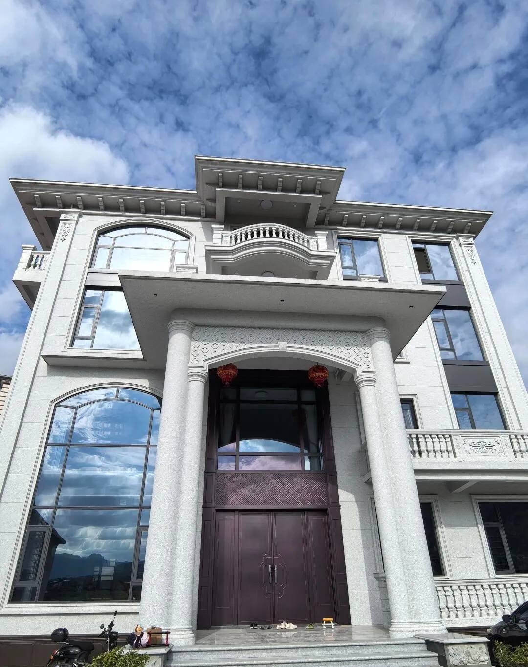 铜川白麻别墅外墙干挂石材效果示例