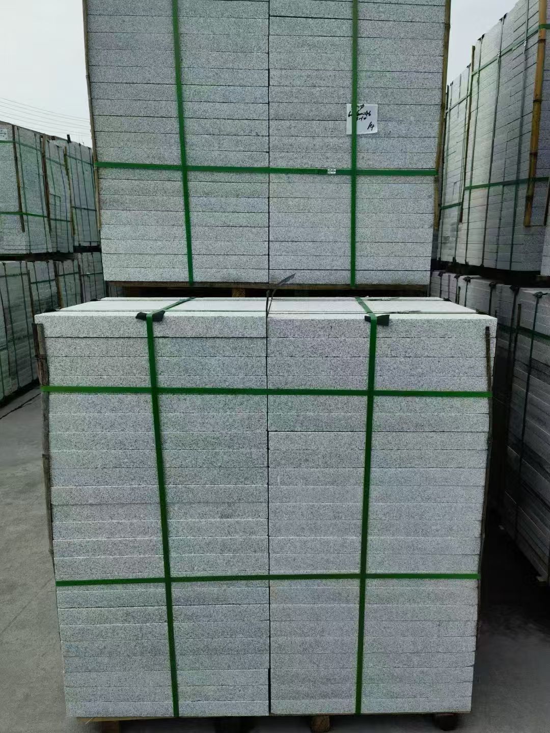 铜川 芝麻白火烧，园林广场市政工程地铺石，1.8~5.0厚均有现货