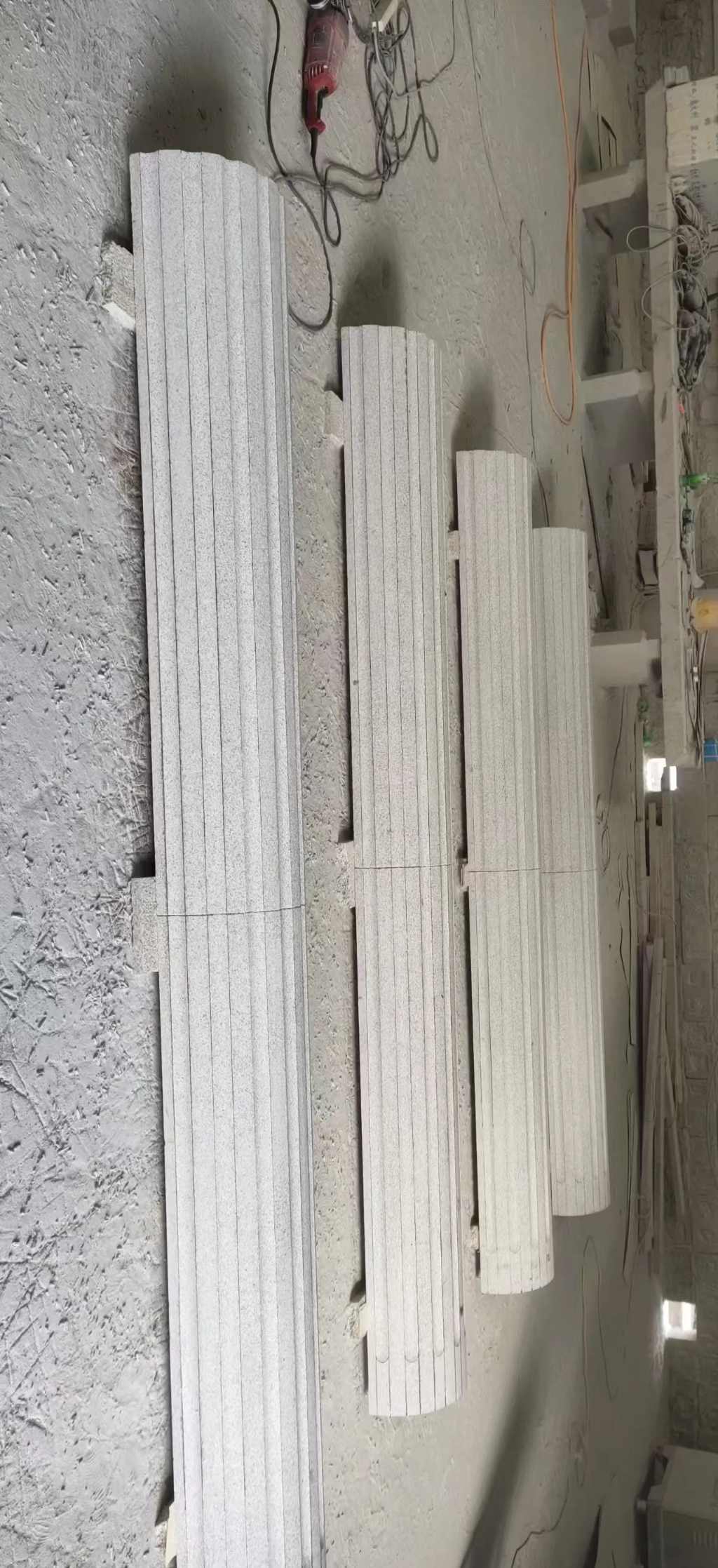 铜川 花岗岩厂家带你看白麻花岗岩门楼大柱柱皮