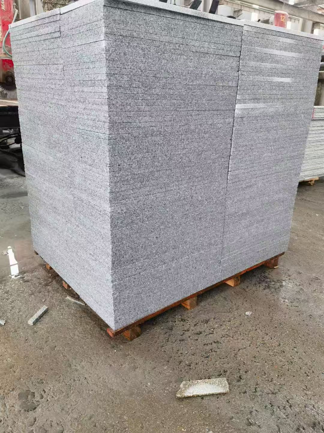 铜川 芝麻白火烧面1.8厚300*600地铺石，尺寸标准，厚薄均匀