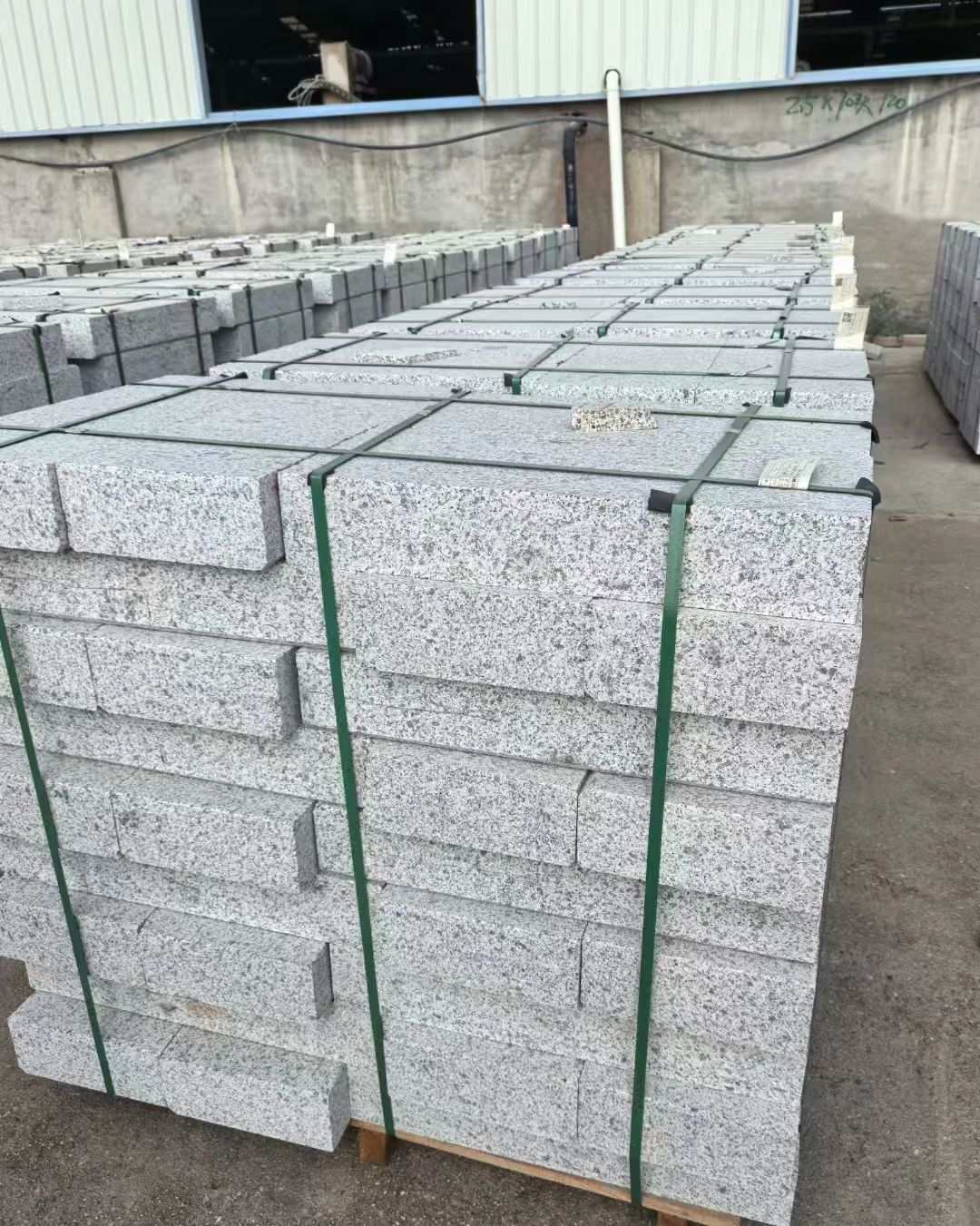 铜川 白麻花岗岩路沿石，弧形路沿石，道牙石，马路牙子，界石，路缘石，平沿石，直岩石，平缘石等