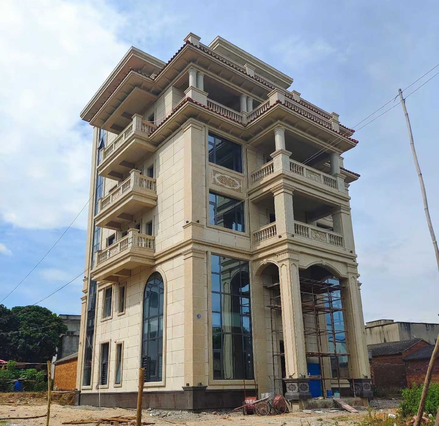 铜川 黄金麻花岗岩石材别墅外墙干挂搭配（雕花栏杆花瓶柱门楼罗马柱）