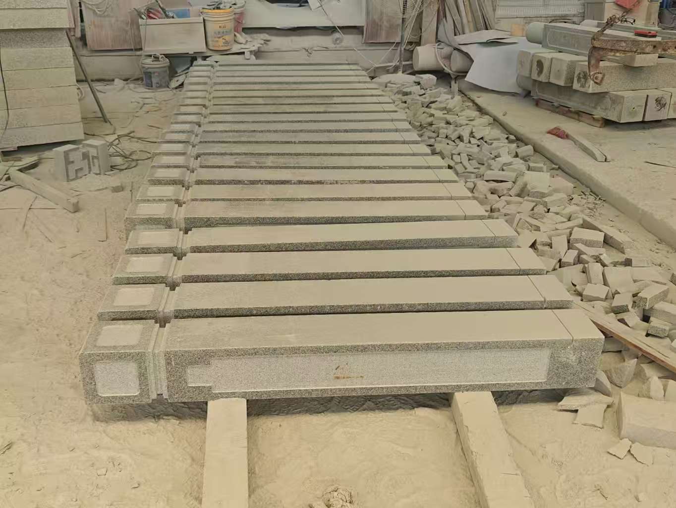 铜川 芝麻白异形加工雕刻-栏杆大柱，方柱