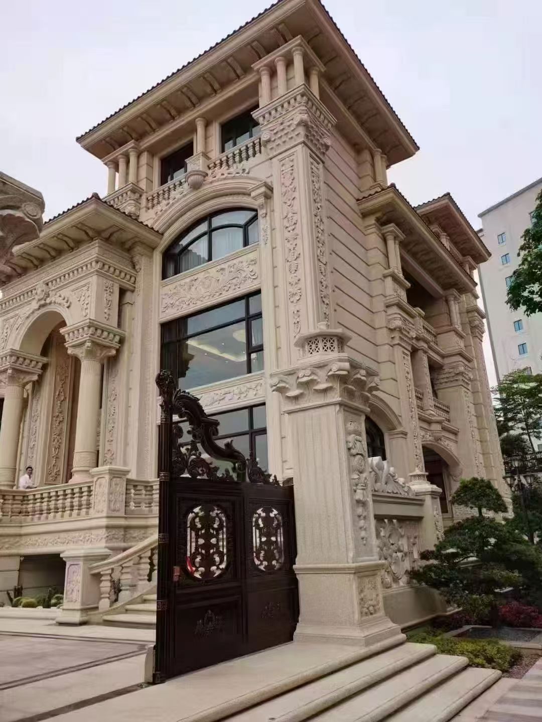 铜川 黄金麻花岗岩别墅外墙干挂效果展示