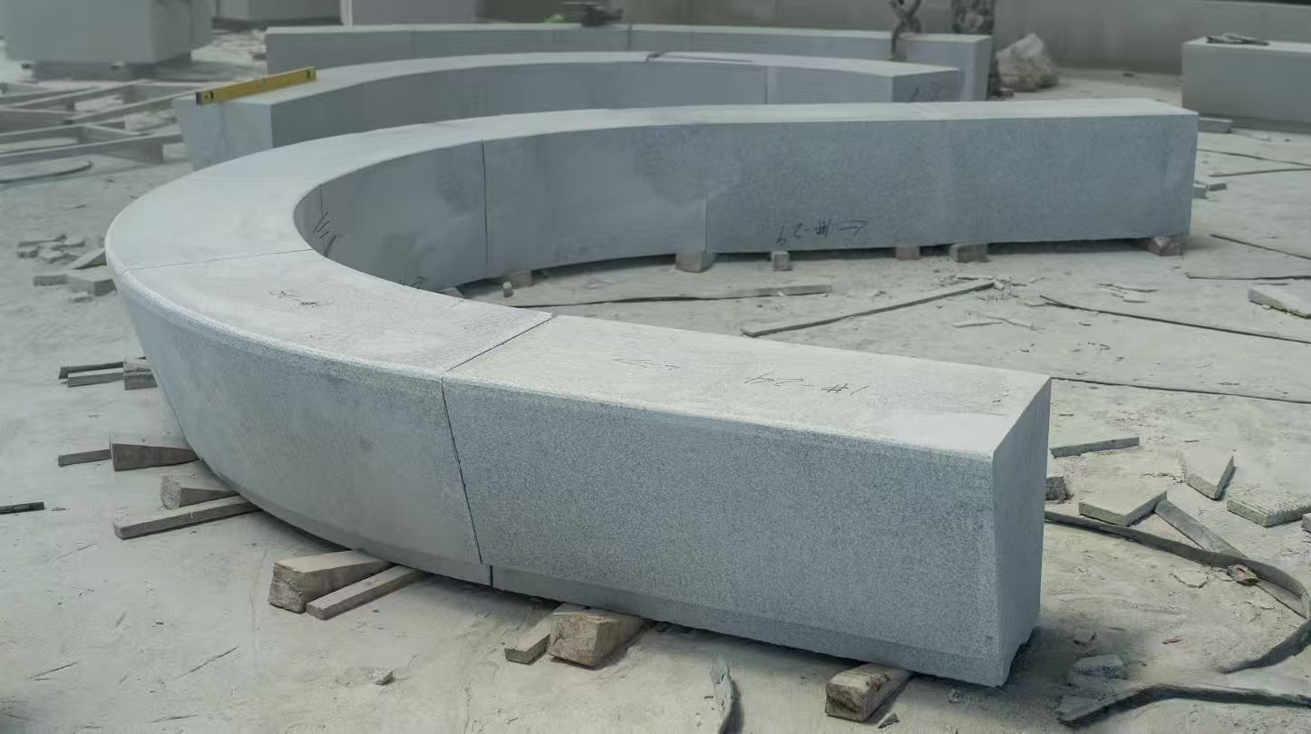 铜川 芝麻白花岗岩光面弧形坐凳